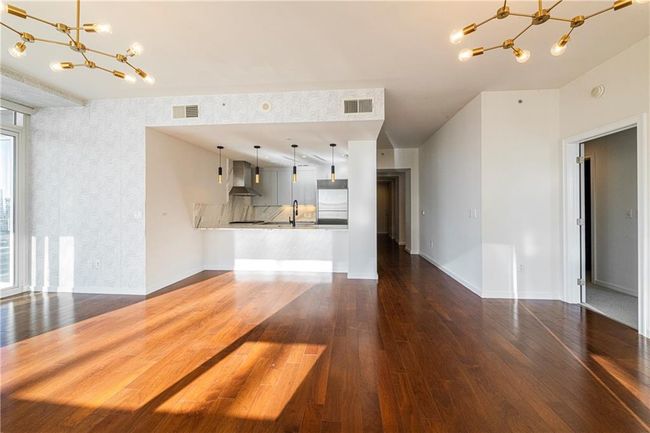 UNIT-2201 - 3325 Piedmont Rd Ne, Condo with 3 bedrooms, 3 bathrooms and 2 parking in Atlanta GA | Image 5