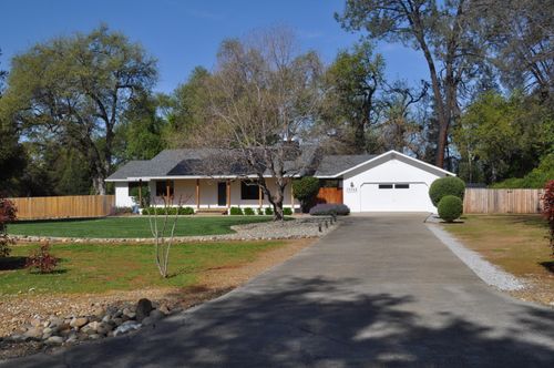 19702 Midland Dr, Redding, CA, 96003-8009 | Card Image