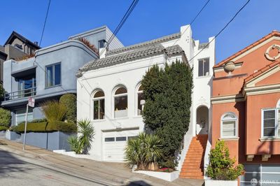 3936 21st Street, House other with 4 bedrooms, 3 bathrooms and 1 parking in San Francisco CA | Image 2