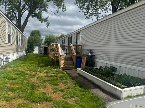 41275 Old Michigan Ave, Canton, MI, 48188-2792 | Card Image