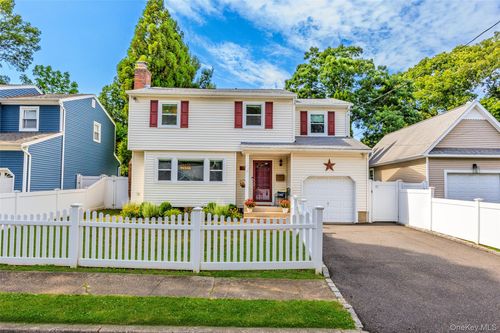 17 Garfield Pl, E Northport, NY, 11731-3017 | Card Image