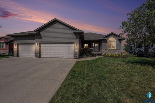 1015 N Cole Ave, Tea, SD, 57064-2111 | Card Image