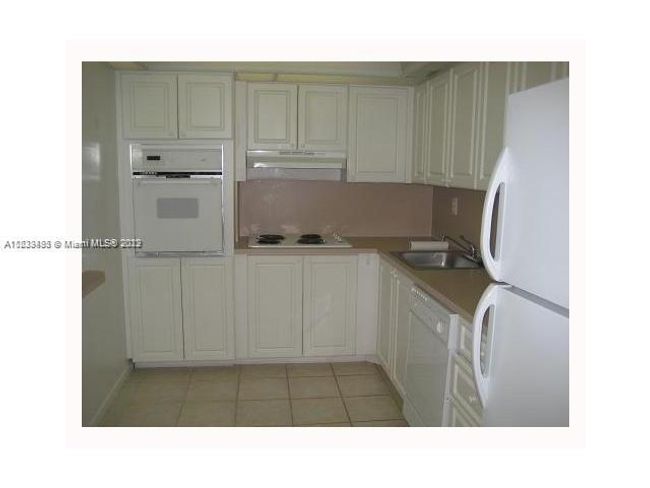 APT-418 - 19380 Collins Ave, Condo with 2 bedrooms, 2 bathrooms and null parking in Sunny Isles Beach FL | Image 7