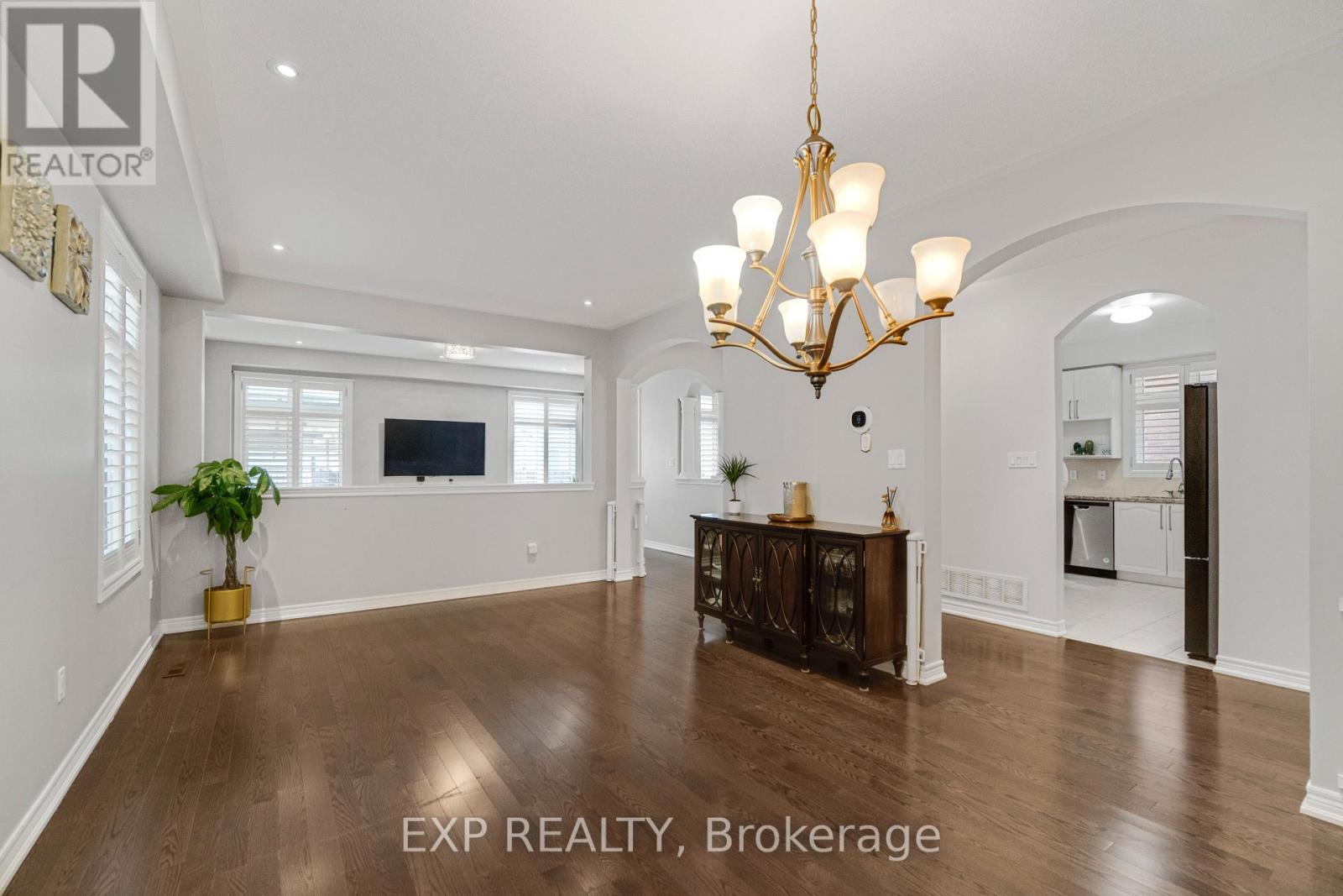 Residential in Mississauga (Churchill Meadows) 3
