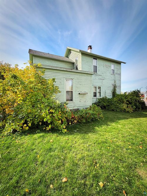 510 Lake Shore Dr W, Ashland, WI, 54806 | Card Image