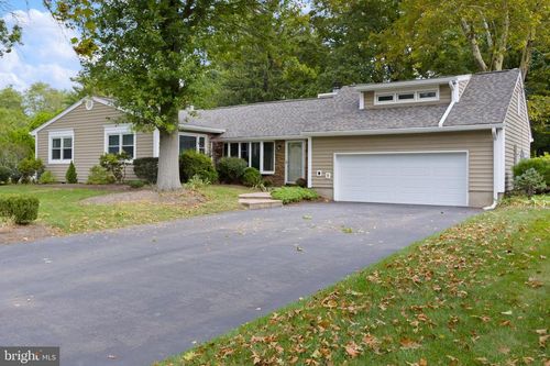 42 Nassau Pl, PRINCETON JUNCTION, NJ, 08550-1610 | Card Image