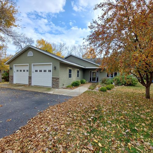 1211 15th Avenue Nw, Willmar, MN, 56201 | Card Image