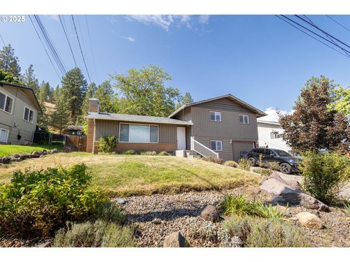 108 Walnut St, La Grande, OR, 97850-1162 | Card Image