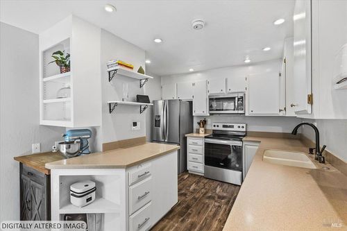 3005 Aurora Court, Santa Rosa, CA, 95405 | Card Image