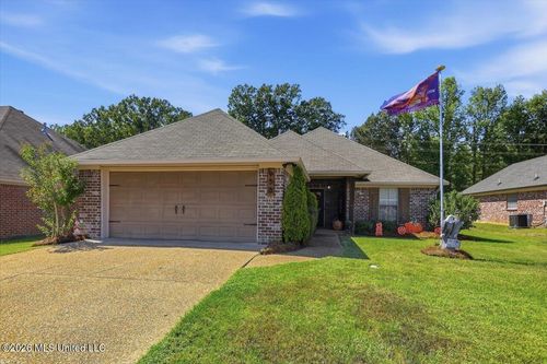 958 Clubhouse Dr, Pearl, MS, 39208-9451 | Card Image