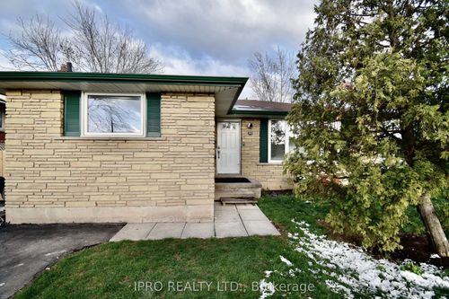 380 Christie Drive N, Grimsby, ON, L3M4J7 | Card Image