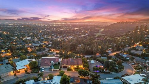 752 Valparaiso Dr, Claremont, CA, 91711 | Card Image