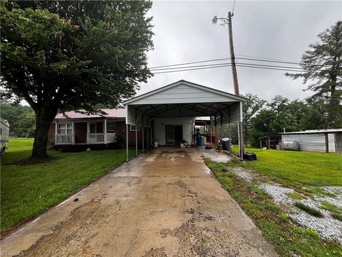 2463 Mountain View Loop, Stuart, VA, 24171-2701 | Card Image