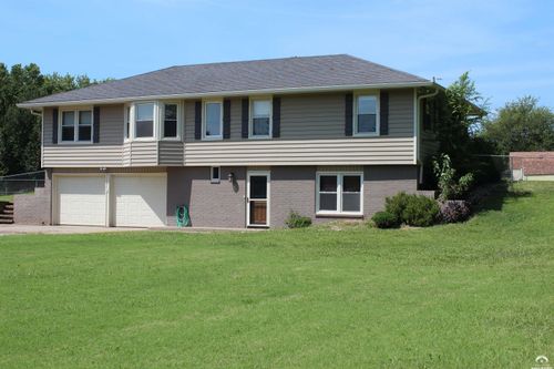 550 Nw 58th St, Topeka, KS, 66617-1389 | Card Image