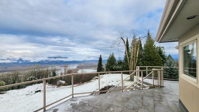 8455 Grand View Drive, House other with 6 bedrooms, 4 bathrooms and 3 parking in Chilliwack BC | Image 2