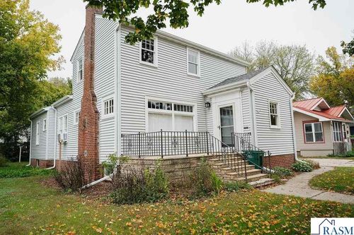 405 6th St, Jackson, MN, 56143-1509 | Card Image