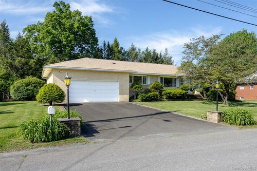 26 Seyler Ter, Saugerties, NY, 12477-4738 | Card Image