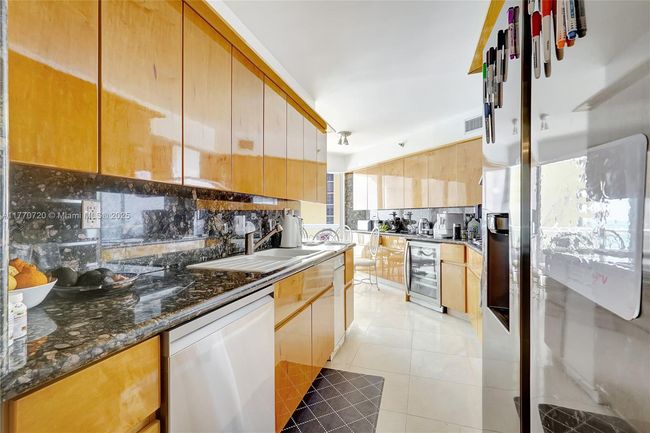 APT-1412 - 16425 Collins Ave, Condo with 2 bedrooms, 2 bathrooms and null parking in Sunny Isles Beach FL | Image 28