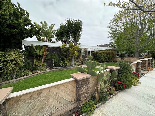 1824 Park St, Huntington Beach, CA, 92648-2735 | Card Image