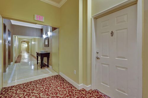 apt-lp06-616 Clearwater Park Rd, West Palm Beach, FL, 33401-6251 | Card Image