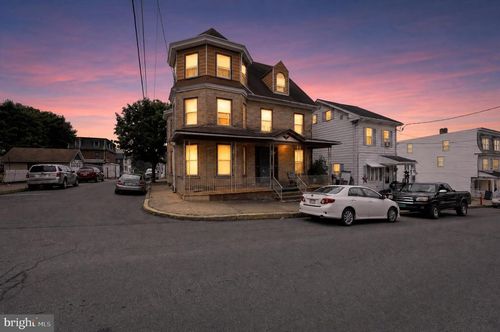 726 E Dewart St, Shamokin, PA, 17872-5009 | Card Image