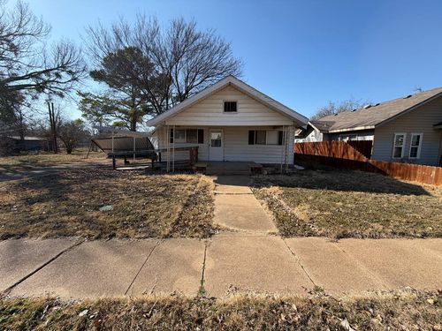 812 Tennessee St, Graham, TX, 76450-3533 | Card Image