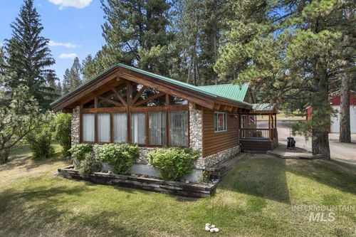 739 S Main St, Cascade, ID, 83611-5226 | Card Image