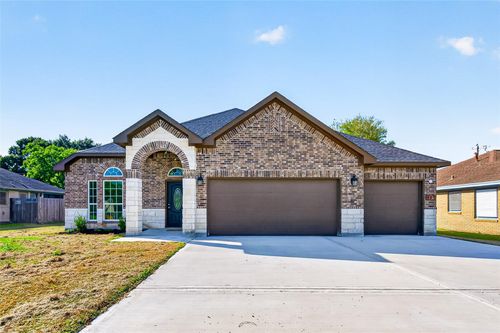 710 Hackberry St, La Marque, TX, 77568-6102 | Card Image