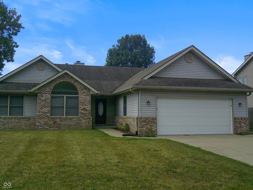 2289 Broadmoor Ln, Columbus, IN, 47203-4410 | Card Image