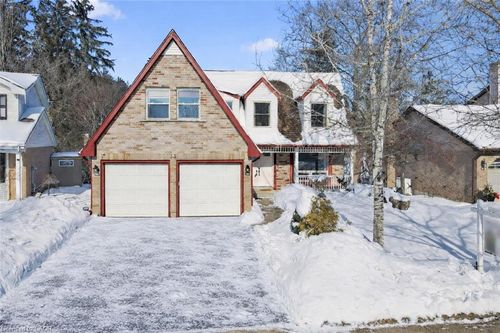 33 Manitoulin Cres, Kitchener, ON, N2A3J4 | Card Image