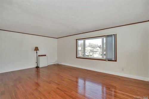 upper-22 15th St, Bayville, NY, 11709-2332 | Card Image