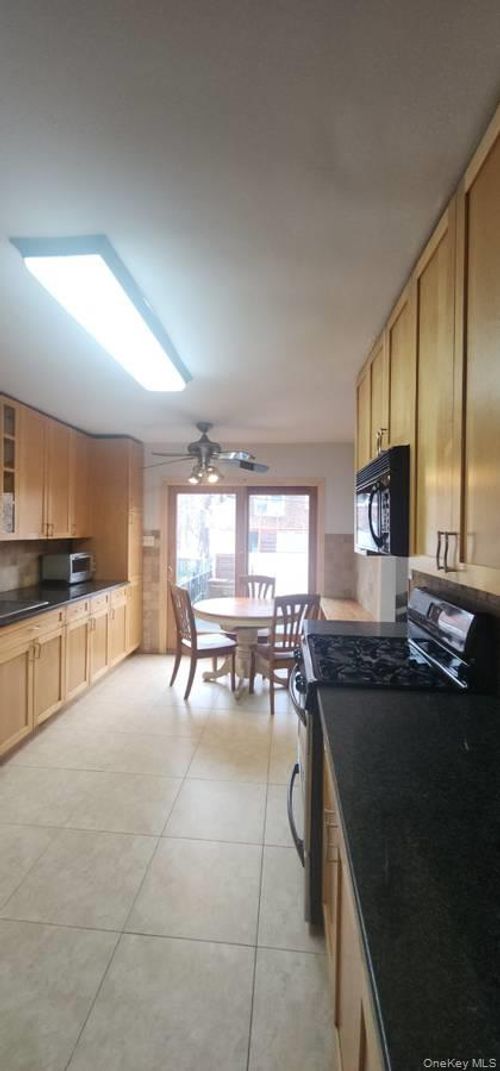 7920 150th St, Flushing, NY, 11367-3848 | Card Image