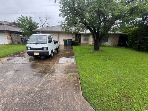 800 E Central Dr, Georgetown, TX, 78628-2935 | Card Image