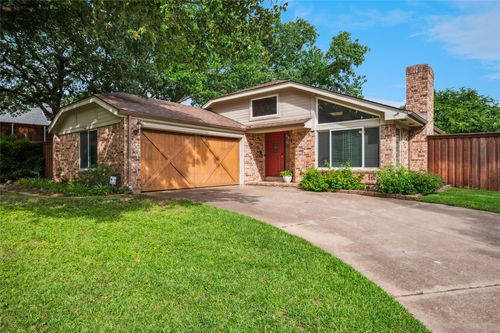 2726 Winding Hollow Ln, Arlington, TX, 76006-4022 | Card Image