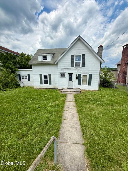 17 Algonkin St, Ticonderoga, NY, 12883-1306 | Card Image