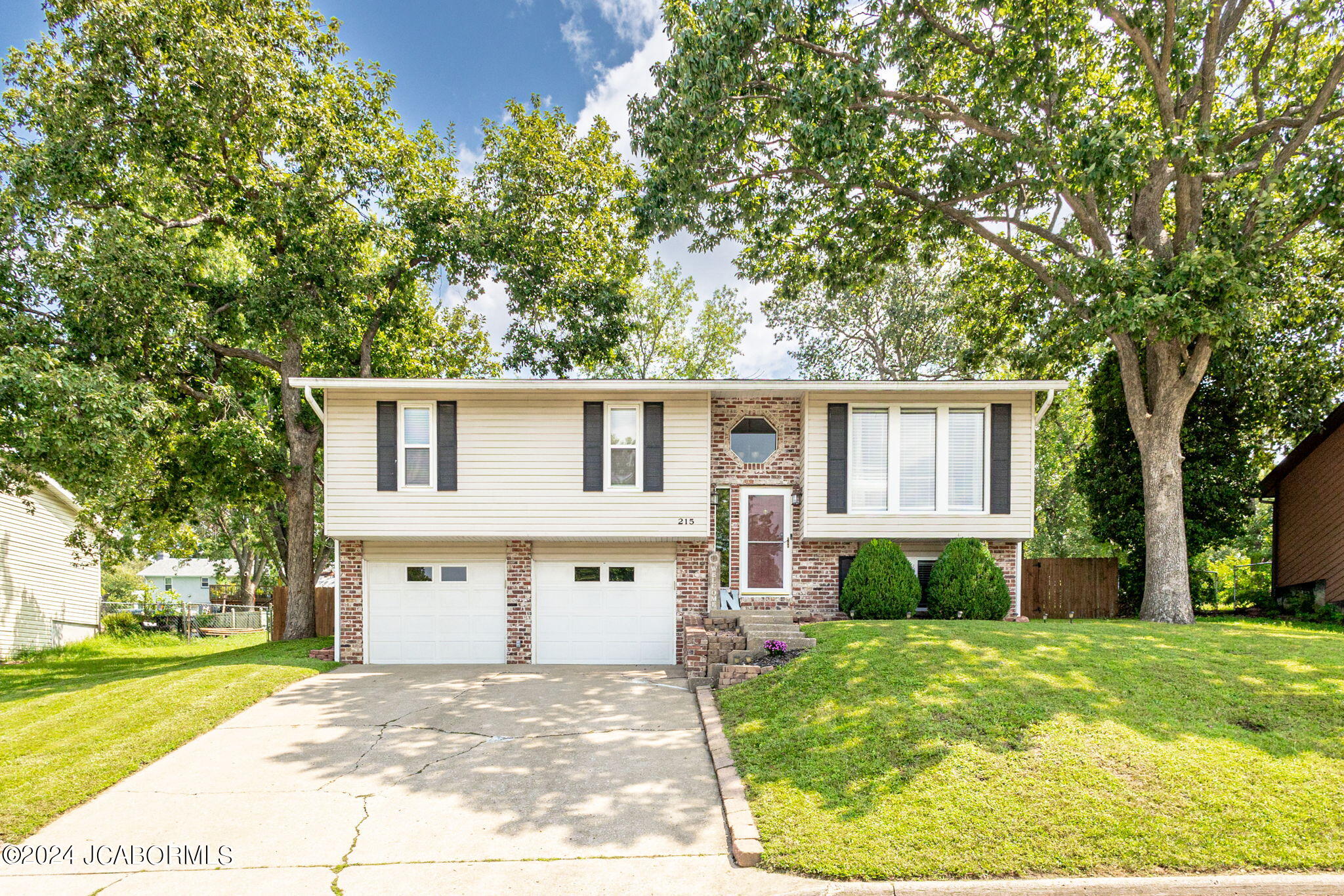 Wagonwheel Dr, Jefferson City, MO 65109