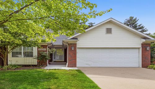 44635 Patricia Dr, Sterling Heights, MI, 48314-1586 | Card Image