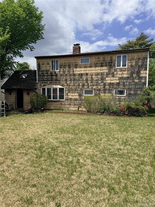6 Shotgun Ln, Levittown, NY, 11756-1129 | Card Image