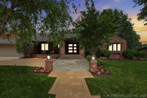 2829 34th St, Tulsa, OK, 74105-2919 | Card Image