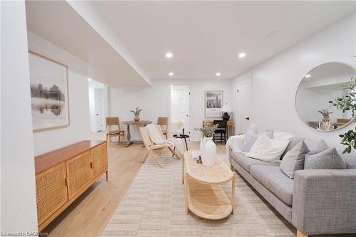 lower-221 Federal St, Stoney Creek, ON, L8E1P2 | Card Image