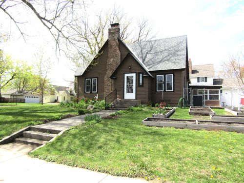 141 Summit Ave, Montevideo, MN, 56265-1517 | Card Image