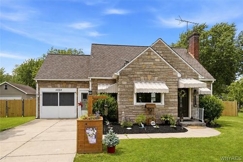 6888 Sy Rd, Niagara Falls, NY, 14304-4612 | Card Image