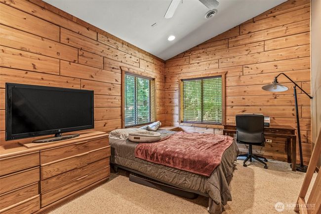 upstairs bedroom 2 | Image 32