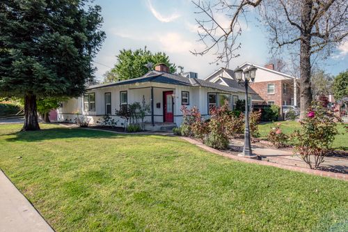 1301 W Beverly Dr, Visalia, CA, 93277-3505 | Card Image