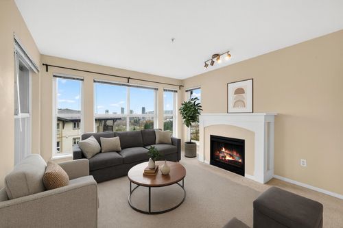 {{alt}} | Card Image