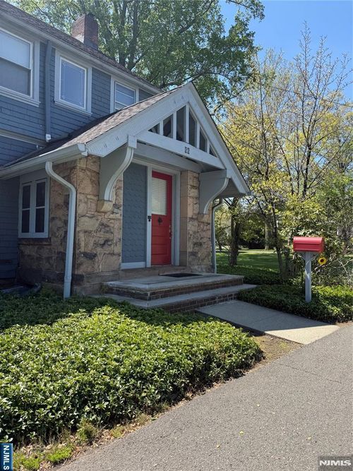 66 Summit St, Norwood, NJ, 07648-1841 | Card Image
