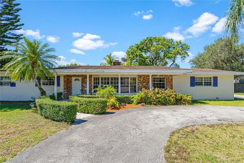 8200 Sw 164th St, Palmetto Bay, FL, 33157-3639 | Card Image