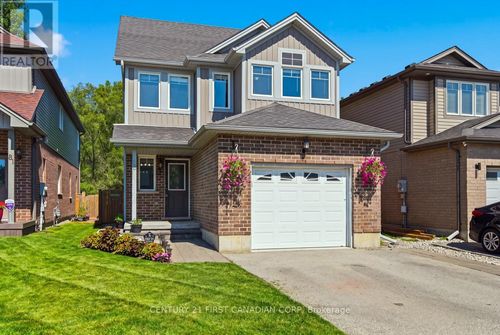 83 Yvonne Cres, London, ON, N5Z0A5 | Card Image