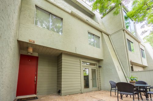 6-3102 Eisenhauer Rd, San Antonio, TX, 78209-3558 | Card Image