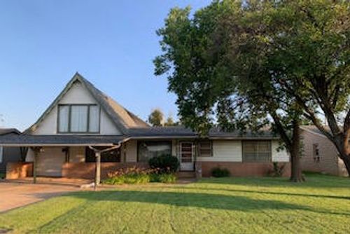 1809 W 19th St, Plainview, TX, 79072-4027 | Card Image